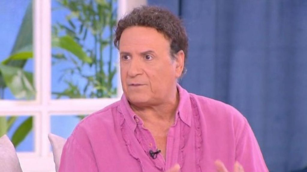 Ο Χάρης Ρώμας καταγγέλλει επιθέσεις: Μου γράφουν «γύρνα στο Κολοκοτρωνίτσι καρι@λη»