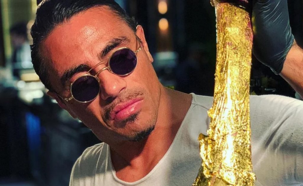 Η εκκωφαντική αποκαθήλωση του Salt Bae – Μετά τη Νέα Υόρκη, «αιμορραγεί» και στη Μύκονο