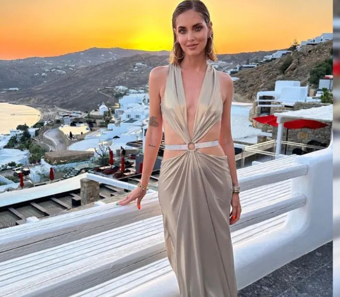 Κιάρα Φεράνι: Με στιλ και χαλαρή διάθεση στη Μύκονο