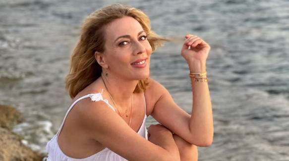 Σμαράγδα Καρύδη: Τρολάρει τον Θοδωρή Αθερίδη για τον τρόπο που οδηγεί φουσκωτό σκάφος