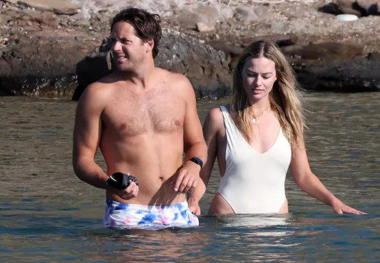 Margot Robbie: Ερωτευμένη με τον σύντροφο της στην Ελλάδα