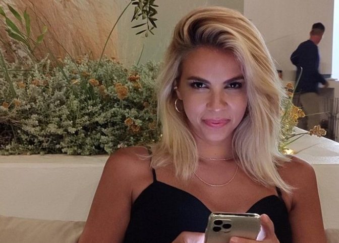 Τζένη Μελιτά: Έτοιμη να ανέβει τα σκαλιά της εκκλησίας – Το πρωτότυπο bachelorette που ετοίμασαν οι φίλες της