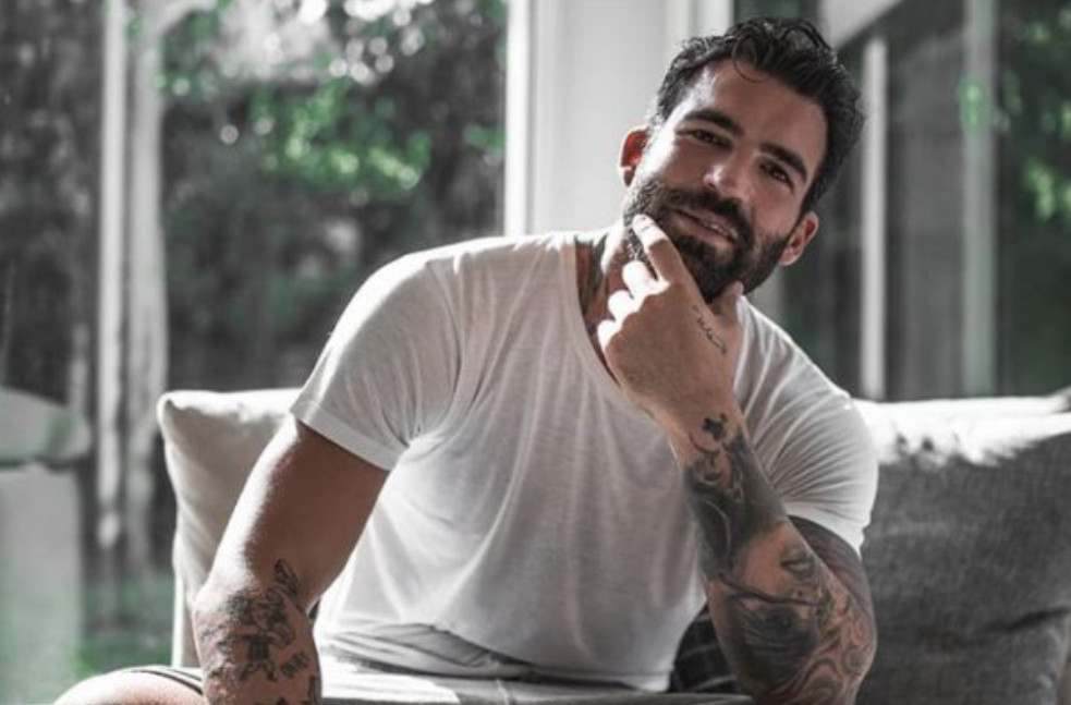 Ο Δημήτρης Αλεξάνδρου κατέληξε στο τμήμα – Το άγνωστο περιστατικό με δημοσιογράφο