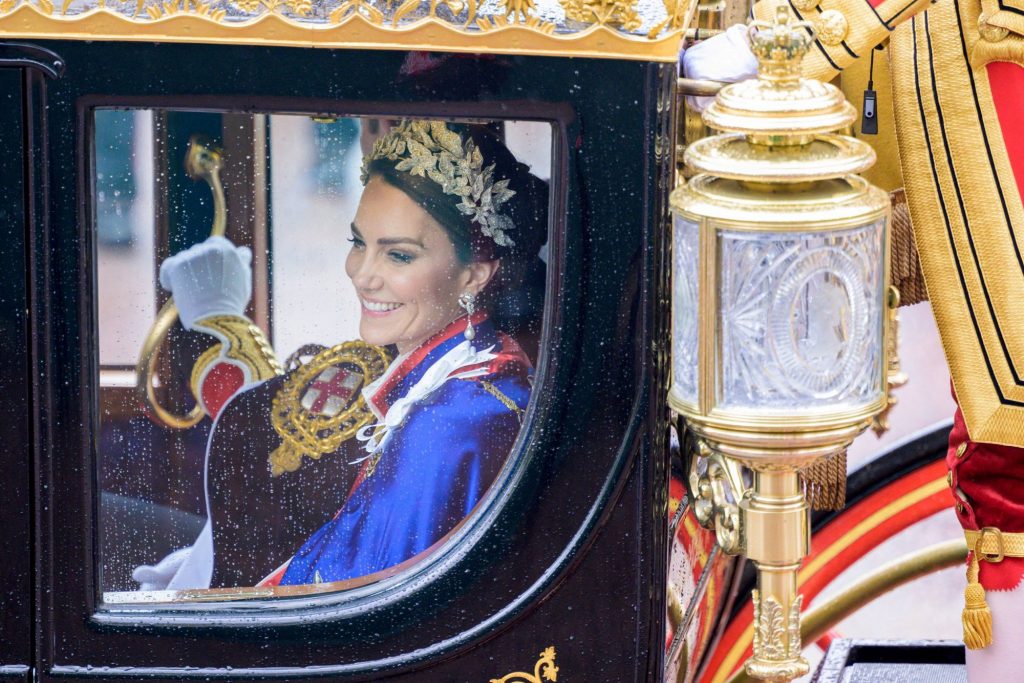 Τι κρύβει στην τσάντα της η Κέιτ Μίντλετον