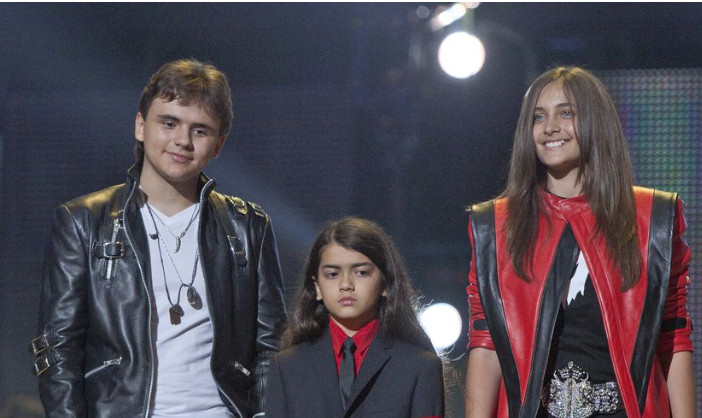 Τα 3 παιδιά του Μάικλ Τζάκσον στην πρεμιέρα του «MJ the Musical» στο Λονδίνο