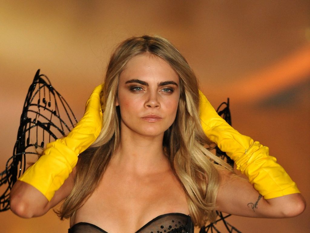 Φως στα αίτια της πυρκαγιάς στην έπαυλη της Κάρα Ντελεβίν – Τι αποκάλυψαν οι γονείς της