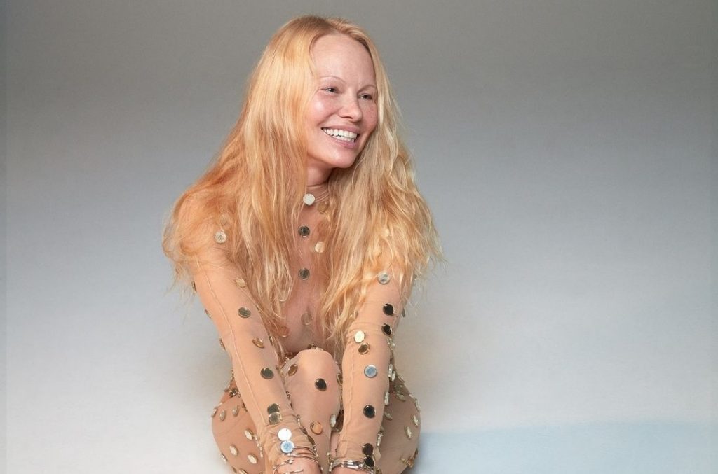 Η Πάμελα Άντερσον στηρίζει απόλυτα την τάση «no makeup»: «Ένιωσα ελεύθερη»