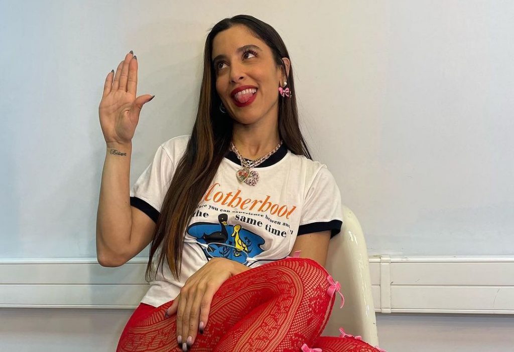 Γιάννης Κότσιρας κατά Εύης Δρούτσα: «Όταν λέμε το “τα” 3 φορές, κινδυνεύουμε με μήνυση»