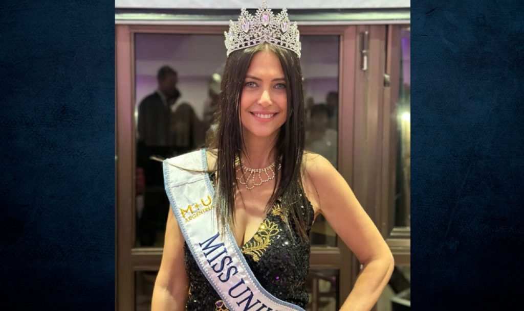 Αυτή είναι η 60χρονη που στέφθηκε Μις Μπουένος Άιρες – Η γηραιότερη διαγωνιζόμενη που κατακτά τον τίτλο