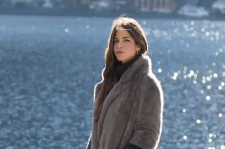 Συγκλονίζει η Δάφνη Καραβοκύρη: «Η μητέρα μου διαγνώστηκε με διπολική διαταραχή, άκουγα να τη λένε τρελή»