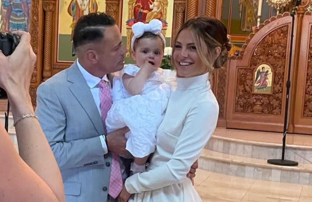 H Maria Menounos βάφτισε την κόρη της και το ελληνικό στοιχείο ήταν έντονο