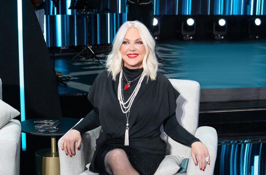 Βραβεύτηκε η Ρούλα Κορομηλά για την προσφορά της στο νησί της Σύρου