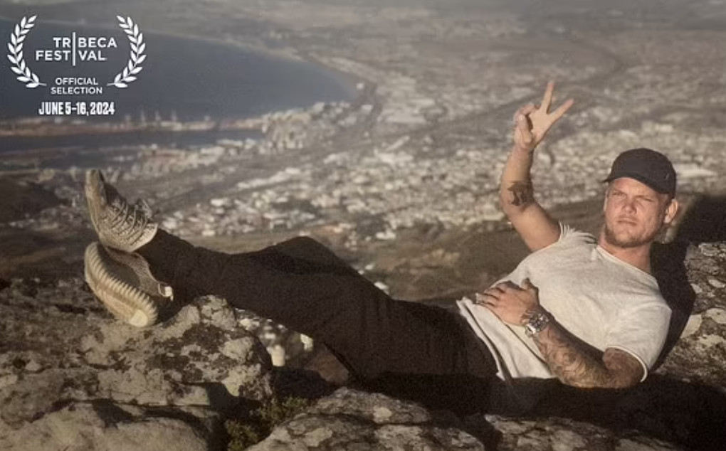 Avicii: Ήταν σαν ζόμπι στο τέλος της ζωής του – Η κραυγή βοήθειας μέσα από τους στίχους του