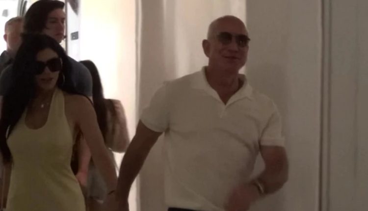 Τζεφ Μπέζος: Στη Μύκονο ο ιδρυτής της Amazon – Τα πρόσωπα που τον συνοδεύουν