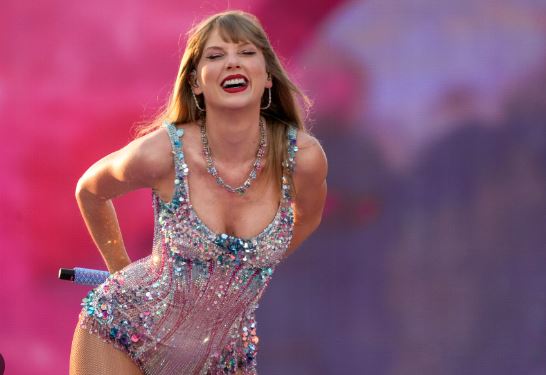 Τέιλορ Σουίφτ: Η περιοδεία της μπορεί να καθυστερήσει τη μείωση επιτοκίων από την ΒΟΕ