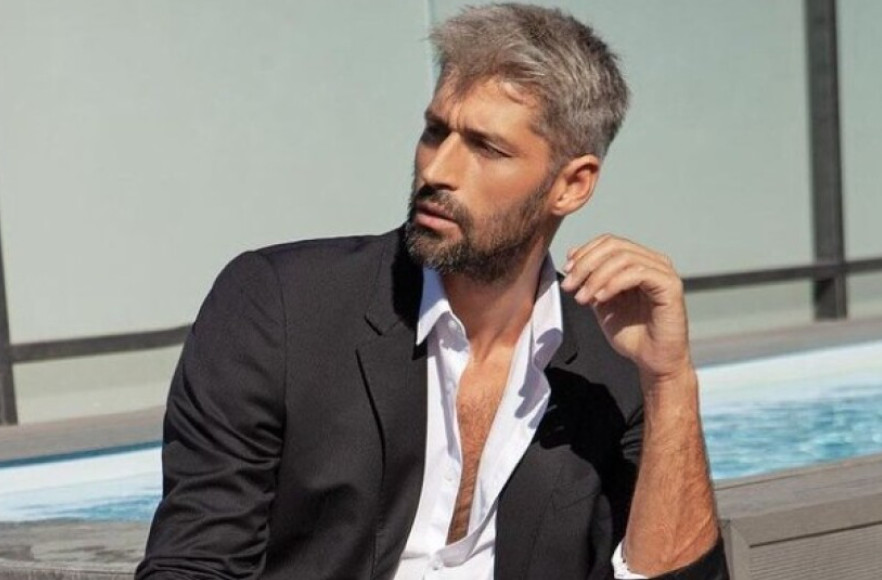 Μόνος στη Μύκονο μετά τον χωρισμό ο Αλέξης Παππάς
