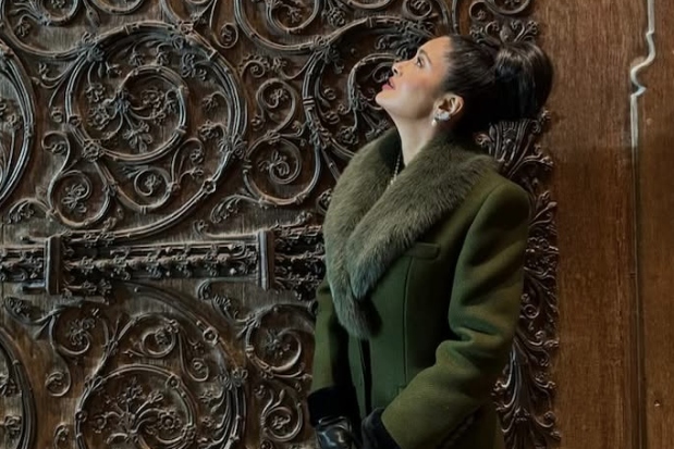 Η Σάλμα Χάγιεκ είδε την Παναγία των Παρισίων και τα «έχασε»: Με δέος παρακολουθώ ένα ιστορικό γεγονός