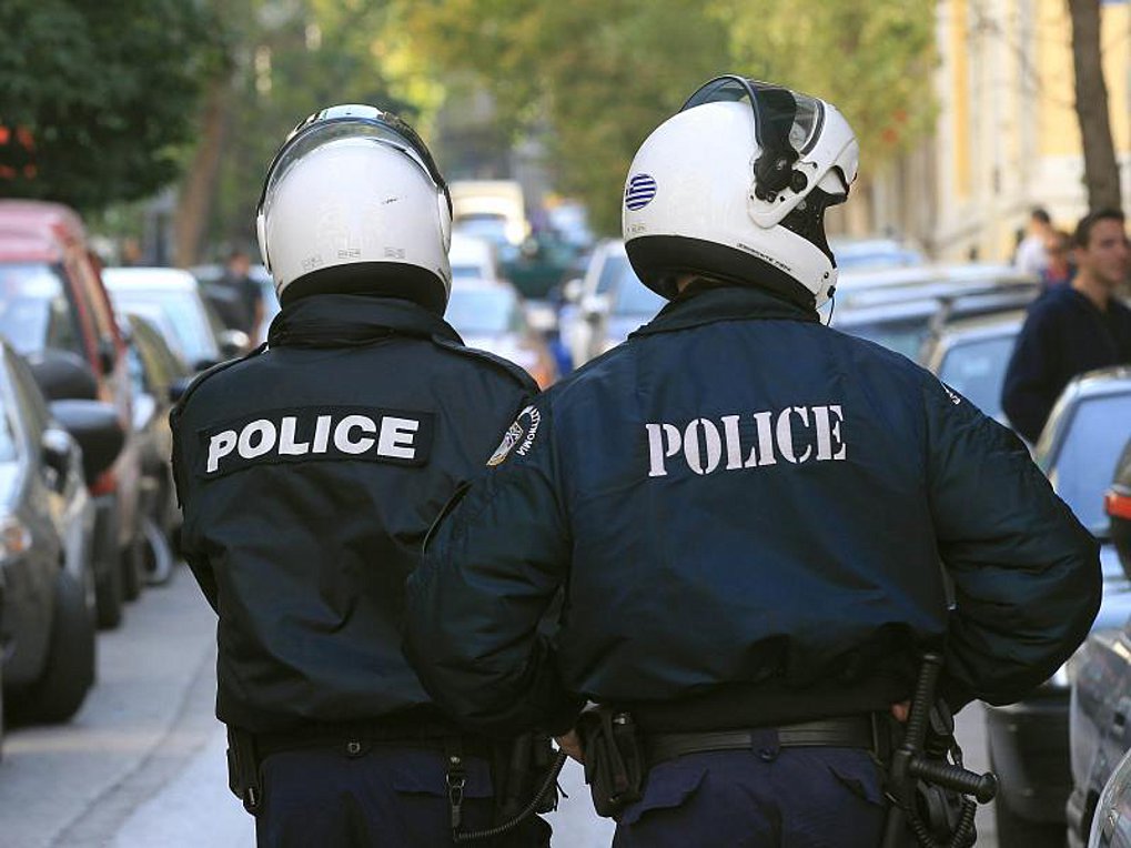 Γνωστός τράπερ αναζητείται για ενδοοικογενειακή βία – Η καταγγελία της συντρόφου του