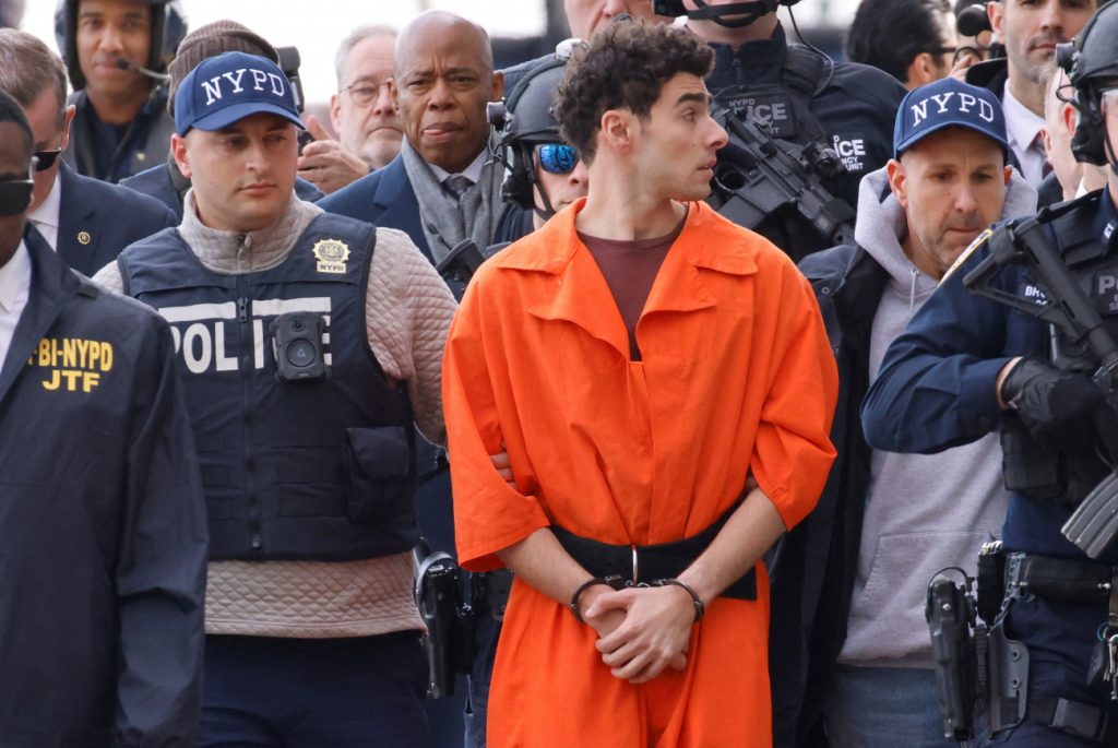 Λουίτζι Μαντζιόνε: Έστειλε το πρώτο του δημόσιο μήνυμα μετά τη σύλληψή του