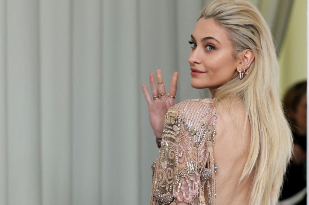 Η αντίδραση της Πάρις Τζάκσον σε όσους φρίκαραν με το see through φόρεμά της: «Είμαστε ζώα»