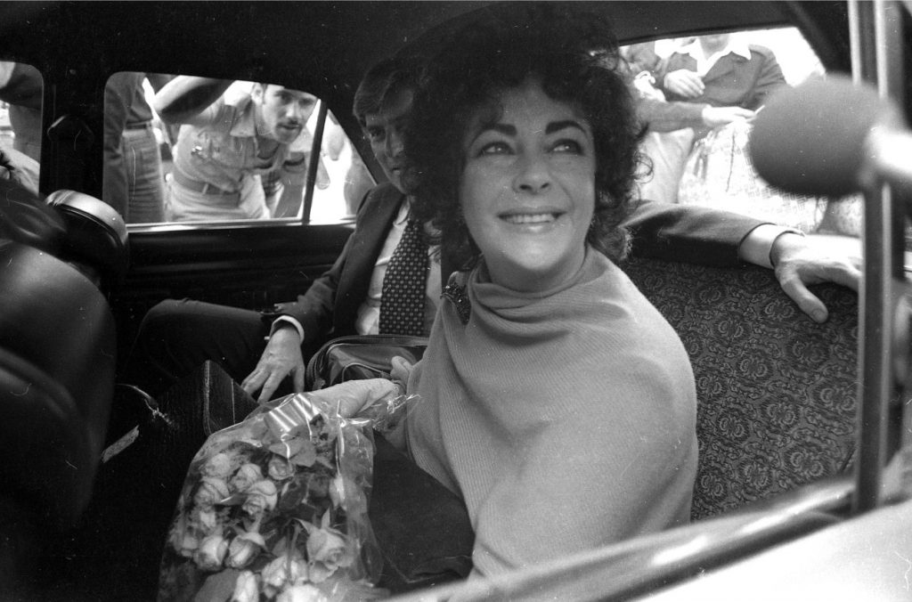 Οι τελευταίες ημέρες της Ελίζαμπεθ Τέιλορ «Ήταν μικροσκοπική και πάλευε για κάθε αναπνοή»