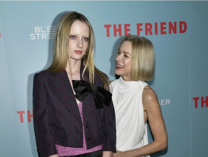 Ναόμι Γουότς: Μαζί με την 16χρονη τρανς κόρη της Κάι στην πρεμιέρα της ταινίας της