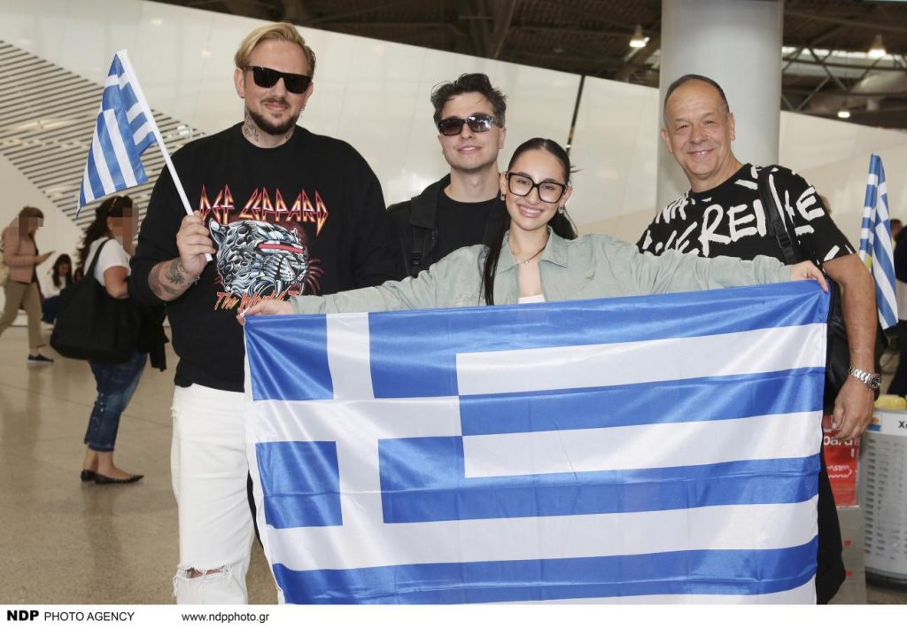 Eurovision 2025: Ποιοι σχεδίασαν το φόρεμα της Κλαυδία που θυμίζει νυχτερινό ουρανό