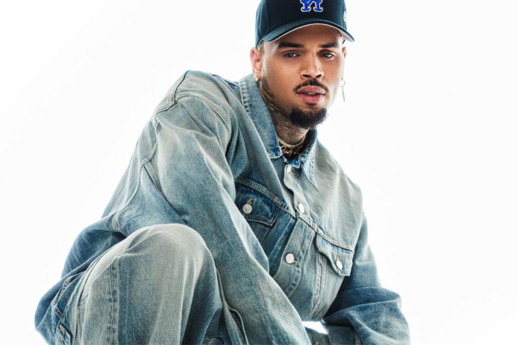 Με χτύπησε με μπουκάλι: Νέα σύλληψη για τον ράπερ κακοποιητή της Ριάνα, Κρις Μπράουν