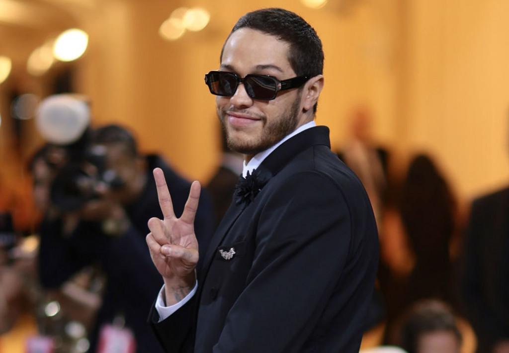 Πιτ Ντέιβιντσον: Ο έρωτας και η συγκατοίκιση με την Έλσι Χιούιτ