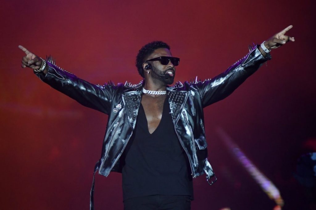 Jason Derulo: Ο αστέρας της ποπ απολαμβάνει με αιθέριες υπάρξεις τις διακοπές του στη Μύκονο