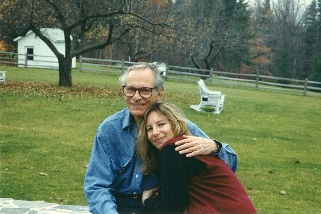 Ήταν πατρική φιγούρα για μένα – Η Μπάρμπρα Στρέιζαντ αποχαιρετά τον Άλαν Μπέργκμαν