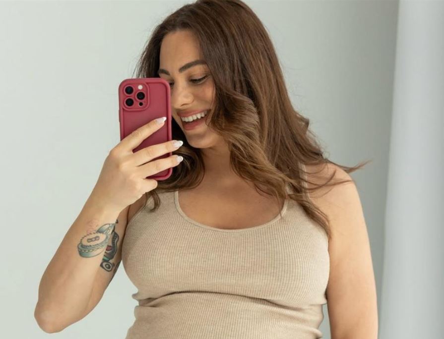 Ευρυδίκη Βαλαβάνη: H πρώτη φωτογραφία του μωρού με τον σύζυγό της στο μαιευτήριο