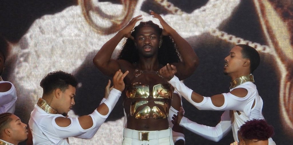Ο Lil Nas X μοιράστηκε ότι «τα τελευταία χρόνια ήταν αρκετά δύσκολα» λίγους μήνες πριν από τη νοσηλεία