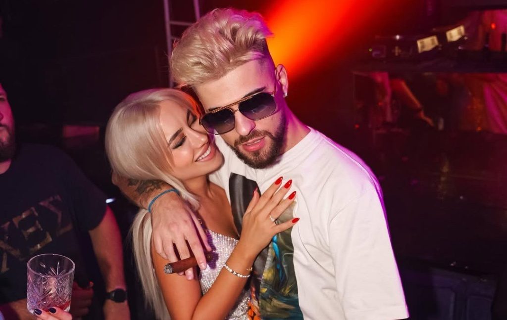 Παντρεύτηκαν FY και Αλεξία Κεφαλά – Τα χαμόγελα ξεχείλιζαν στον εντυπωσιακό γάμο