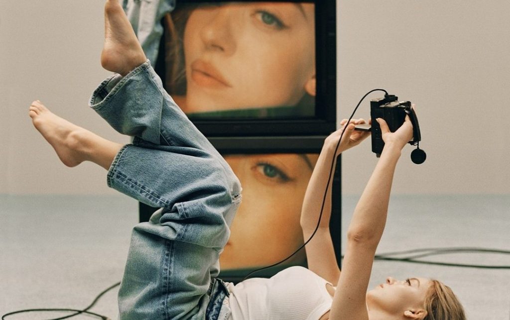 Ρεπουμπλικανή με τη «βούλα» η Σίντνεϊ Σουίνι – Τι αποκάλυψαν αρχεία που ήρθαν στο φως της δημοσιότητας