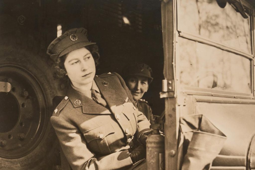 Βασιλικά γκάζια: Στο σφυρί το αγαπημένο τετράτροχο της βασίλισσας Ελισάβετ – «Με ασφάλεια για Κόργκι»