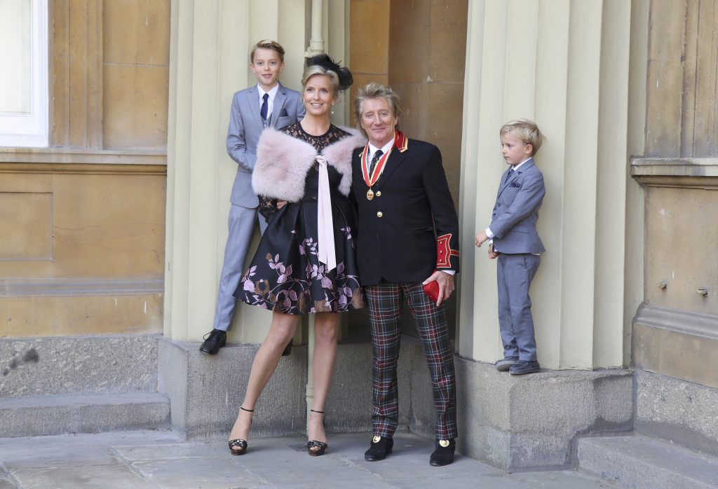 «Σχεδόν τον χώρισα» – Η σύζυγος του Ροντ Στιούαρτ αποκαλύπτει μια δύσκολη φάση της σχέση τους