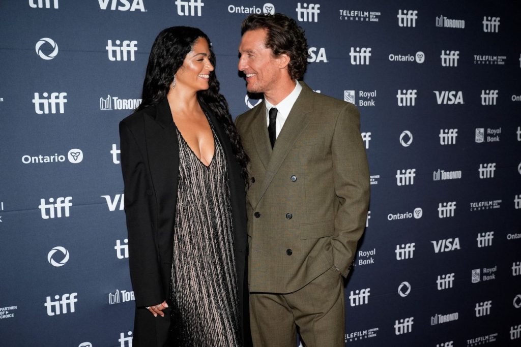 Για αυτό τον λόγο ο Μάθιου ΜακΚόναχι χρειάστηκε έξι χρόνια και δύο παιδιά για να κάνει πρόταση γάμου στην Καμίλα Άλβες