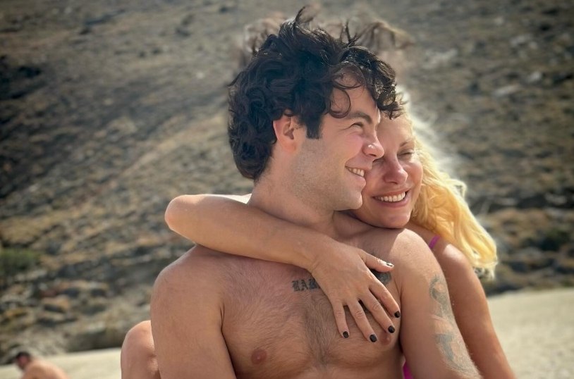 Δύο λέξεις είναι αρκετές: Οι ευχές του Άγγελου στη μητέρα του Ελένη Μενεγάκη για τα γενέθλιά της