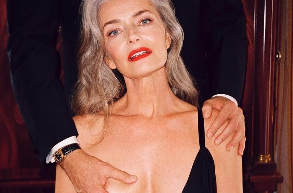 Η Πολίνα Πορίζκοβα φορώντας μόνο τα εσώρουχά της εξηγεί γιατί χωρίς ατέλειες δεν θα ήμασταν ποτέ τέλειοι