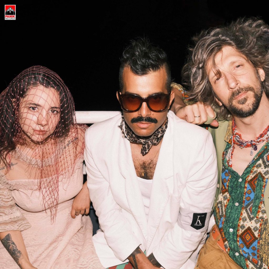 Walk a Mile: To νέο EP των Κadebostany που συνδυάζει pop και folk ήχους