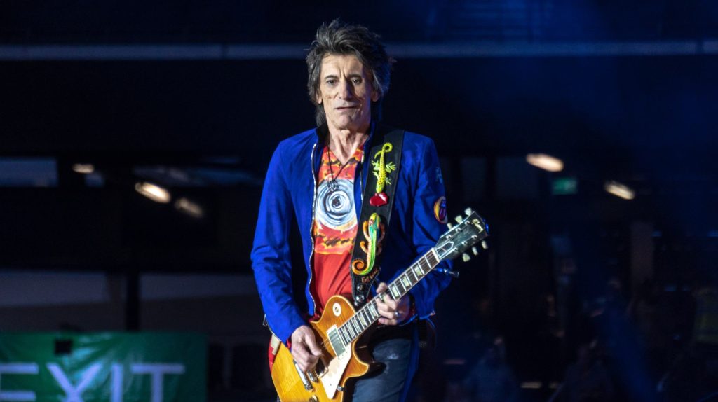 Δεν ξοδεύτηκε: Έτσι γιόρτασε ο Ρόνι Γουντ τα 50 του χρόνια ως μέλος των Rolling Stones