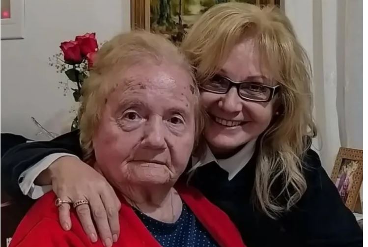 Αγγελική Νικολούλη: Το τελευταίο αντίο σήμερα στην αγαπημένη μητέρα της