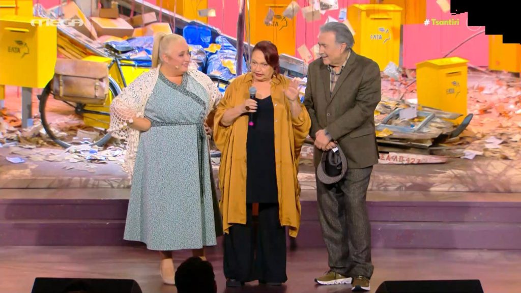 Ο Λάκης Λαζόπουλος υποδέχτηκε στο Αλ Τσαντίρι Νιούζ την Μίρκα Παπακωνσταντίνου και την Παρθένα Χοροζίδου – Η ξεκαρδιστική «ιστορία» από τα παλιά