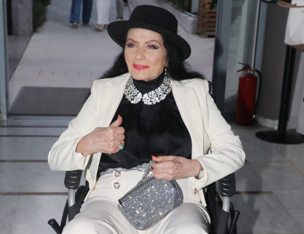 Πήρε εξιτήριο και αναρρώνει στο σπίτι η Ζωζώ Σαπουντζάκη – «Γράψανε ότι απεβίωσε και αυτό είναι τρομερό»