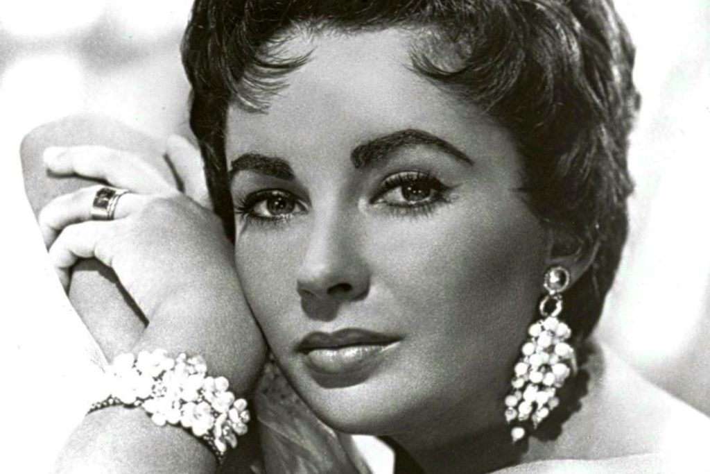 Πόσα δαχτυλίδια αρραβώνων είχε η Ελίζαμπεθ Τέιλορ; Πολλά (συν ένα τεράστιο διαμάντι 69,42 καρατίων)