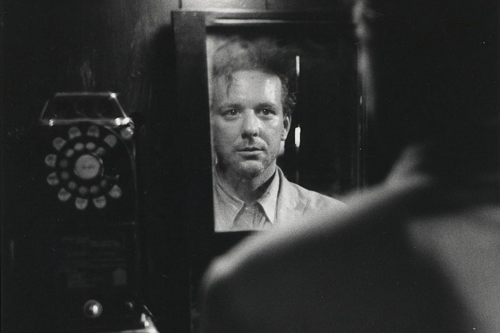 Μίκι Ρουρκ: Δραματική κατάρρευση και ανησυχίες για την υγεία του μετά την απειλή για έξωση – «Δαίμονες»