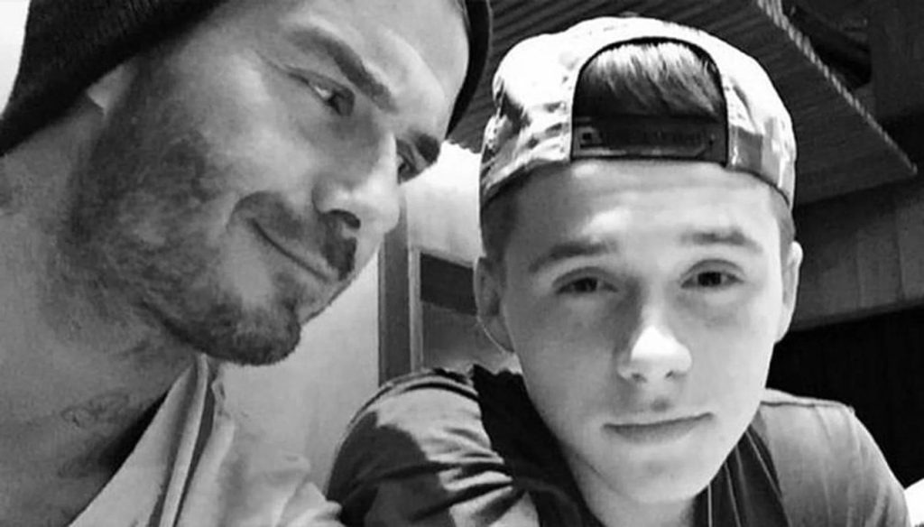 Κακομαθημένο πλούσιο μωρό – Το διαδίκτυο «σφάζει» τον Μπρούκλιν Μπέκαμ για την απίστευτη online επίθεση στους γονείς του