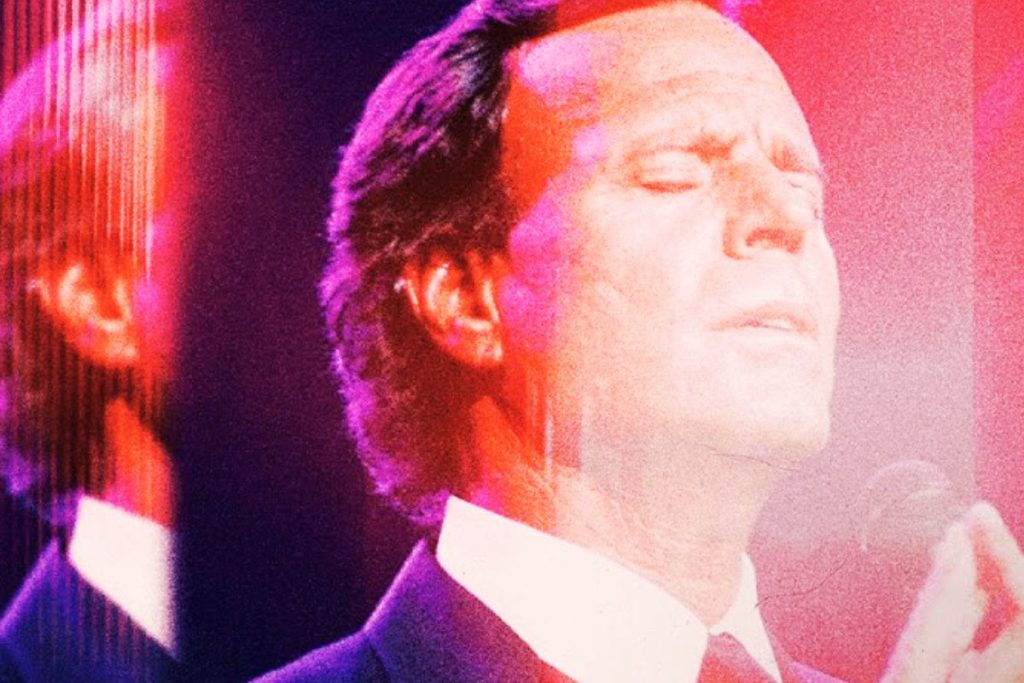 Βιασμός, κακοποίηση, εξευτελισμός: Ο Χούλιο Ιγκλέσιας αντιμέτωπος με τη δικαιοσύνη – Πολιτικός σεισμός στην Ισπανία