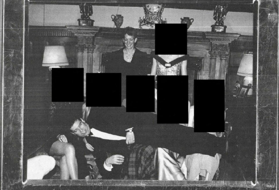 Ο πρώην πρίγκιπας Άντριου εγκαταλείπει το Ουίνδσορ εν μέσω νέας έντασης στο σκάνδαλο Έπσταϊν και ισχυρισμών για το Παλάτι